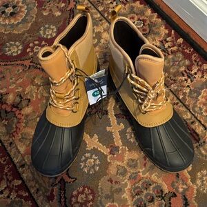 Women’s 10 Tan and Black Waterproof Duck Boots